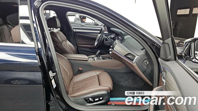 BMW 5-Series 530i M Sport Package Plus