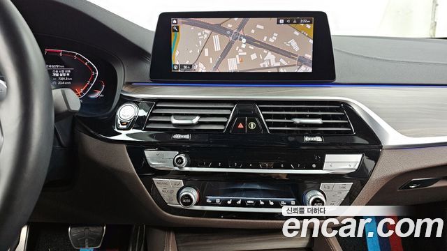 BMW 5-Series 530i M Sport Package Plus