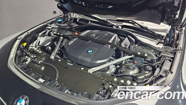 BMW 7-Series 740i xDrive M Sport