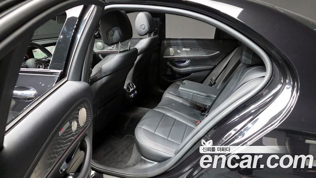 Mercedes-Benz E-Class E350 4MATIC AMG Line