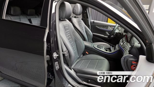 Mercedes-Benz E-Class E350 4MATIC AMG Line