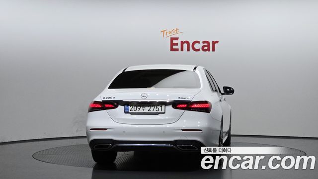 Mercedes-Benz E-Class E220d 4MATIC AMG Line