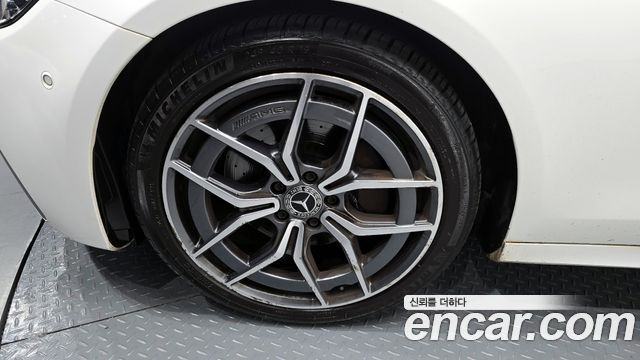 Mercedes-Benz E-Class E220d 4MATIC AMG Line