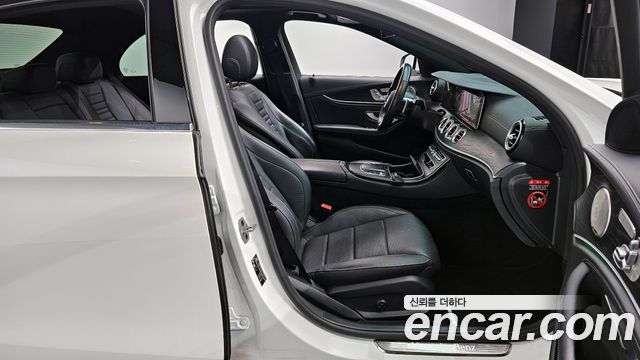 Mercedes-Benz E-Class E220d 4MATIC AMG Line