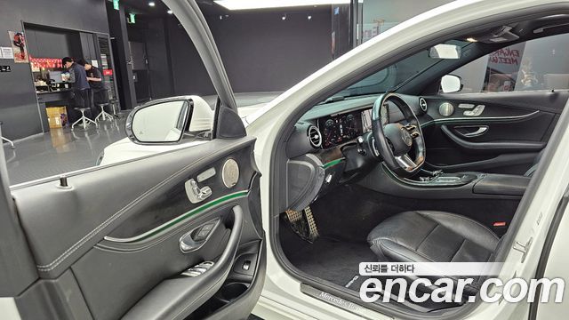 Mercedes-Benz E-Class E220d 4MATIC AMG Line