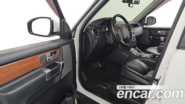 Land Rover Discovery 3.0 SDV6 SE