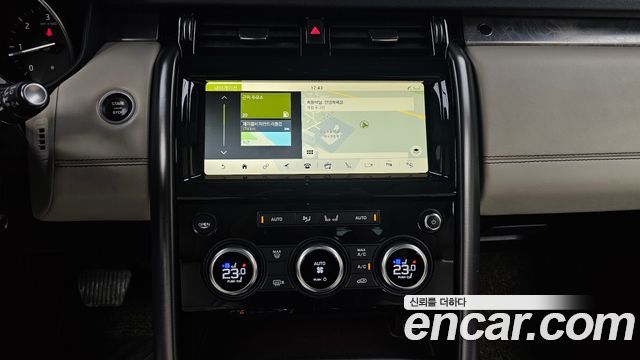 Land Rover Discovery 3.0 TD6 First Edition