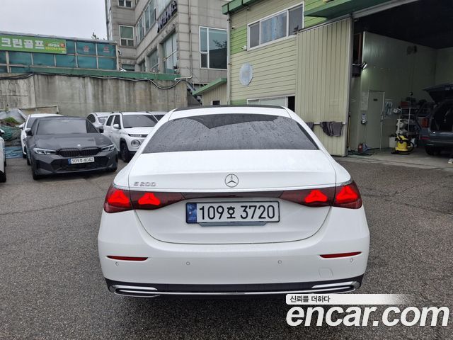 Mercedes-Benz E-Class E200 Avantgarde