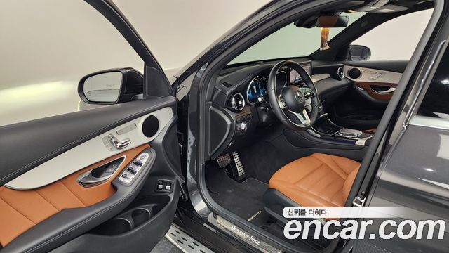 Mercedes-Benz GLC-Class GLC300e 4MATIC