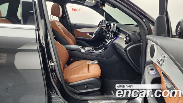 Mercedes-Benz GLC-Class GLC300e 4MATIC