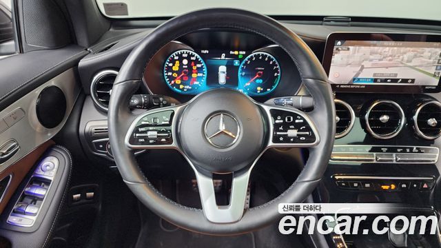 Mercedes-Benz GLC-Class GLC300e 4MATIC