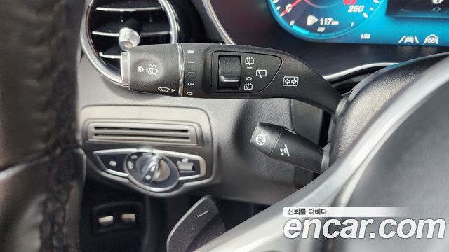 Mercedes-Benz GLC-Class GLC300e 4MATIC