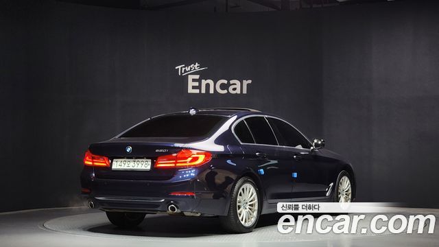 BMW 5-Series 520i Luxury