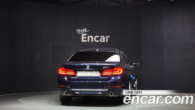 BMW 5-Series 520i Luxury