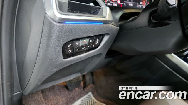BMW 3-Series 320i Luxury