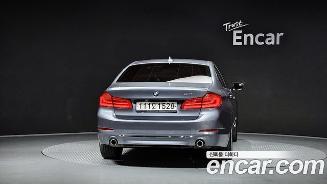 BMW 5-Series 520i Luxury