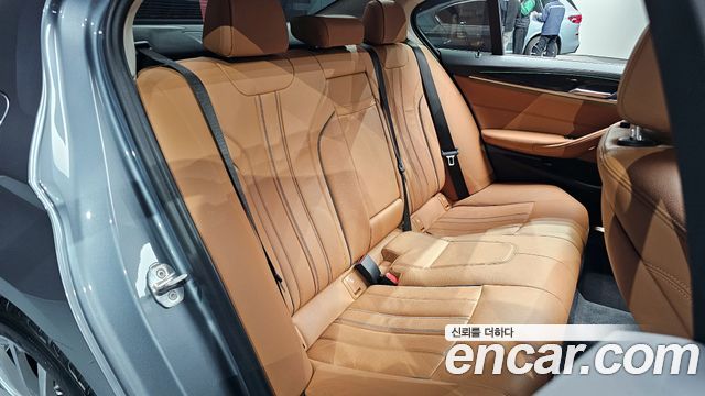 BMW 5-Series 520i Luxury