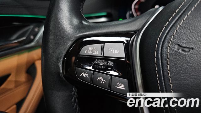 BMW 5-Series 520i Luxury