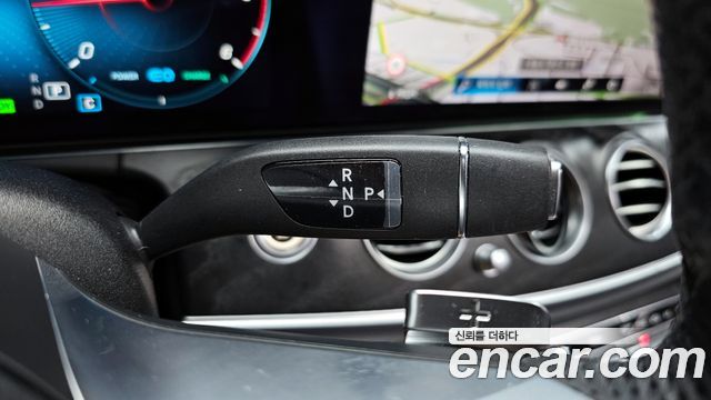 Mercedes-Benz E-Class E220d 4MATIC AMG Line
