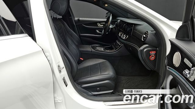 Mercedes-Benz E-Class E220d 4MATIC AMG Line