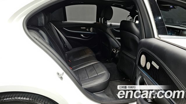Mercedes-Benz E-Class E220d 4MATIC AMG Line
