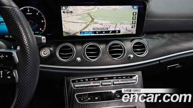 Mercedes-Benz E-Class E220d 4MATIC AMG Line