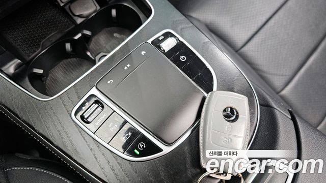 Mercedes-Benz E-Class E220d 4MATIC AMG Line