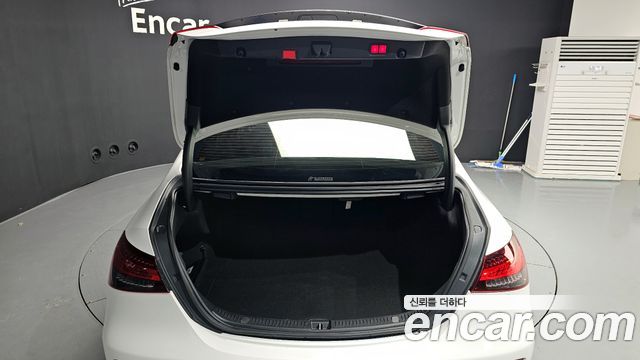 Mercedes-Benz E-Class E220d 4MATIC AMG Line