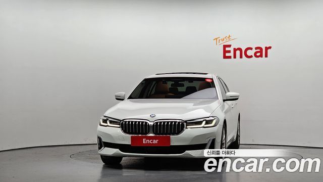 BMW 5-Series 520i Luxury