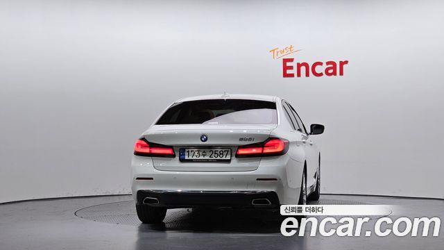 BMW 5-Series 520i Luxury