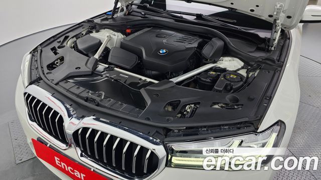 BMW 5-Series 520i Luxury