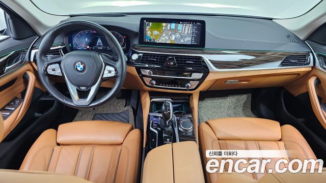 BMW 5-Series 520i Luxury