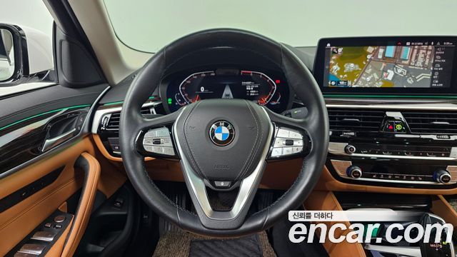 BMW 5-Series 520i Luxury