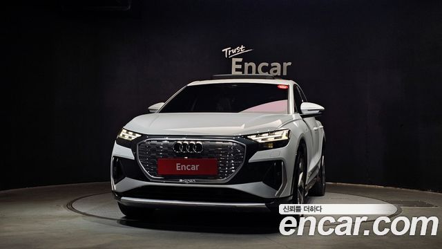 Audi Q4 e-Teuron (F4) 40 Premium Seupoteubaeg