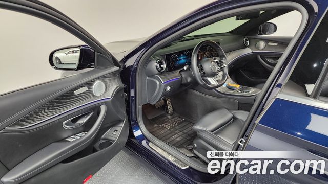 Mercedes-Benz E-Class E350 4MATIC AMG Line Edition