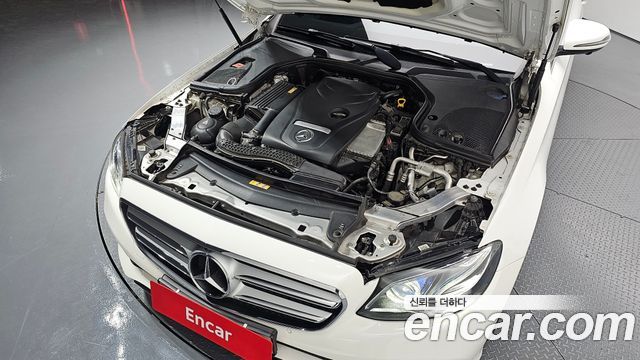 Mercedes-Benz E-Class E300 Avantgarde