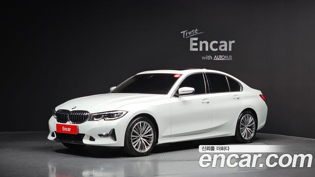 BMW 3-Series 320i Luxury