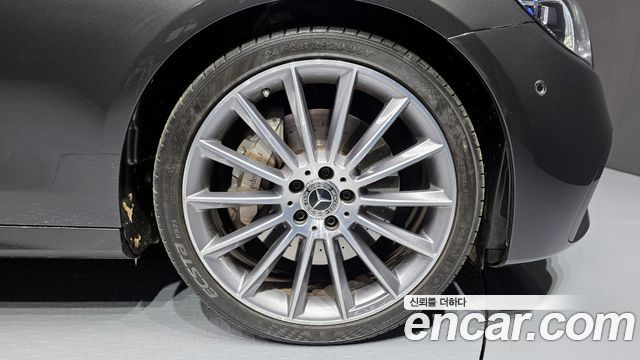 Mercedes-Benz E-Class E350 4MATIC AMG Line