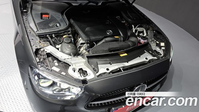 Mercedes-Benz E-Class E350 4MATIC AMG Line