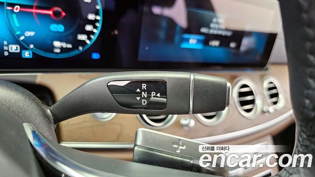 Mercedes-Benz E-Class E300e 4MATIC Exclusive