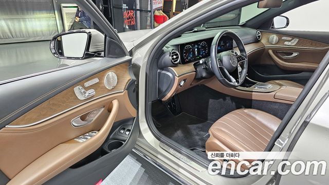 Mercedes-Benz E-Class E300e 4MATIC Exclusive
