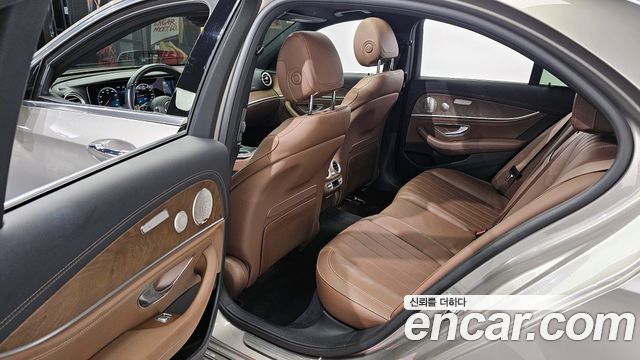Mercedes-Benz E-Class E300e 4MATIC Exclusive