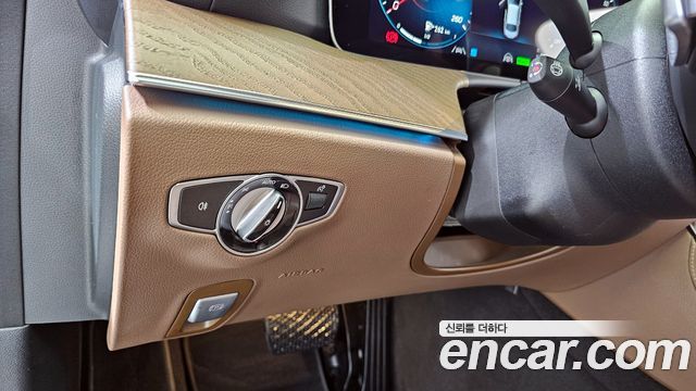 Mercedes-Benz E-Class E300e 4MATIC Exclusive