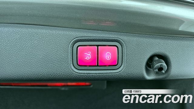 Mercedes-Benz E-Class E300e 4MATIC Exclusive