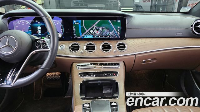 Mercedes-Benz E-Class E300e 4MATIC Exclusive