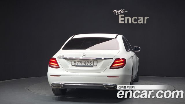 Mercedes-Benz E-Class E300 Avantgarde