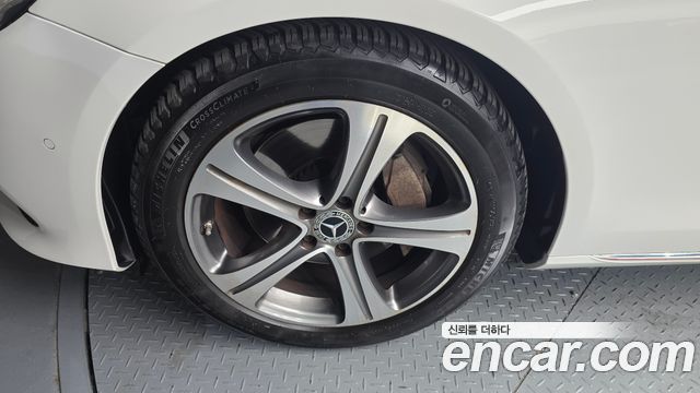 Mercedes-Benz E-Class E300 Avantgarde