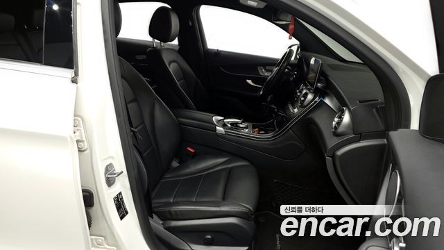 Mercedes-Benz GLC-Class GCL300 4MATIC Coupe