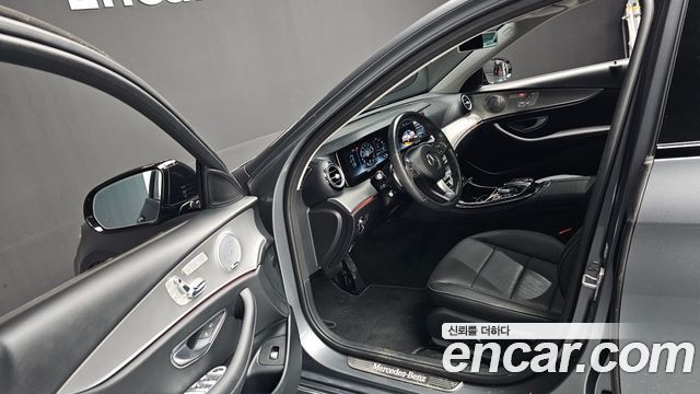 Mercedes-Benz E-Class E300 Avantgarde