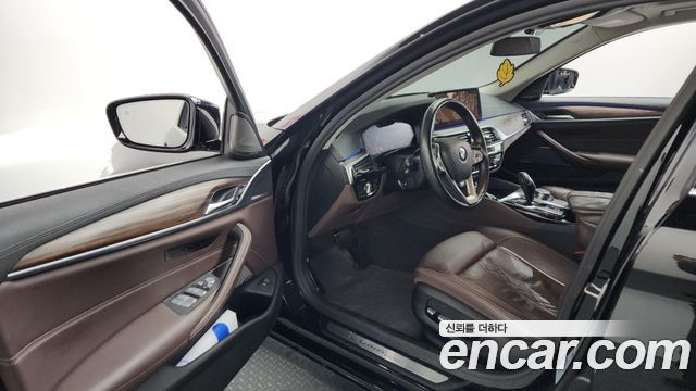 BMW 5-Series 530i Luxury